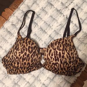 Victoria’s Secret Very Sexy bra